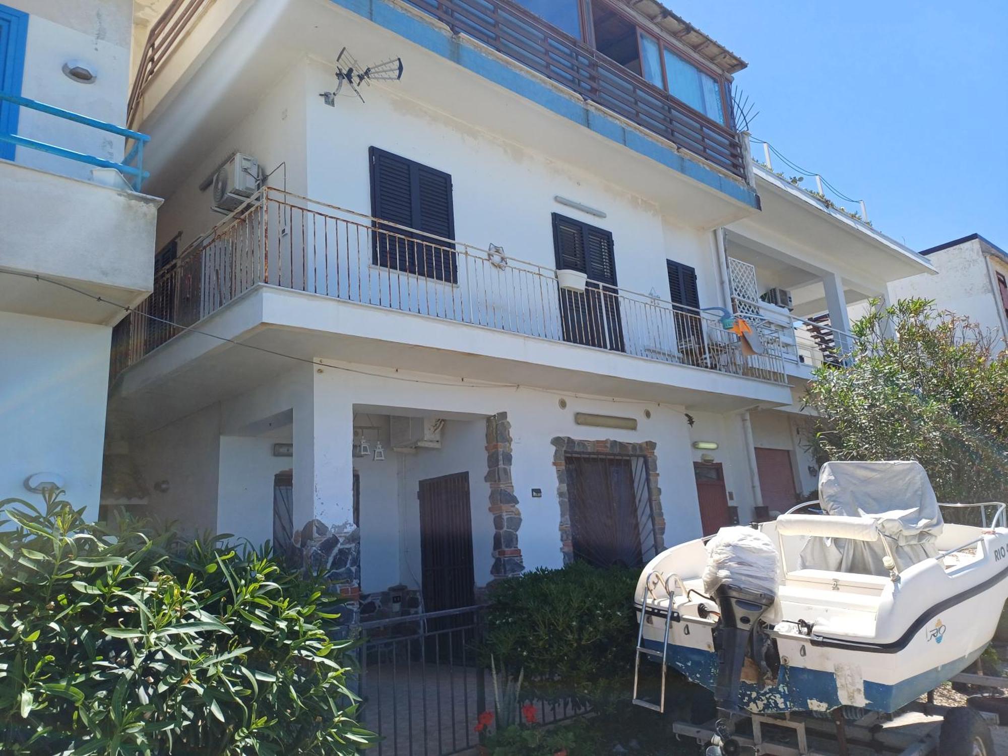 Le Due Conchiglie Villa Карини Екстериор снимка
